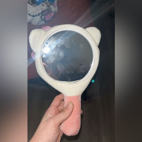 Hello kitty hand held mirror - Picture 2 of 2
